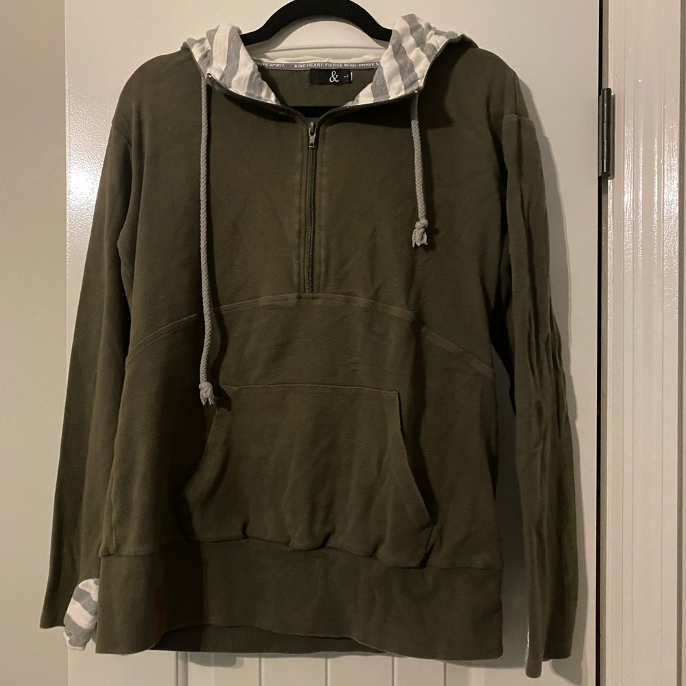 Ampersand Green Pullover with Thumbholes